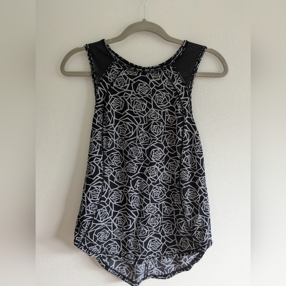 Lululemon Sculpt Tank - Picture 2 of 5